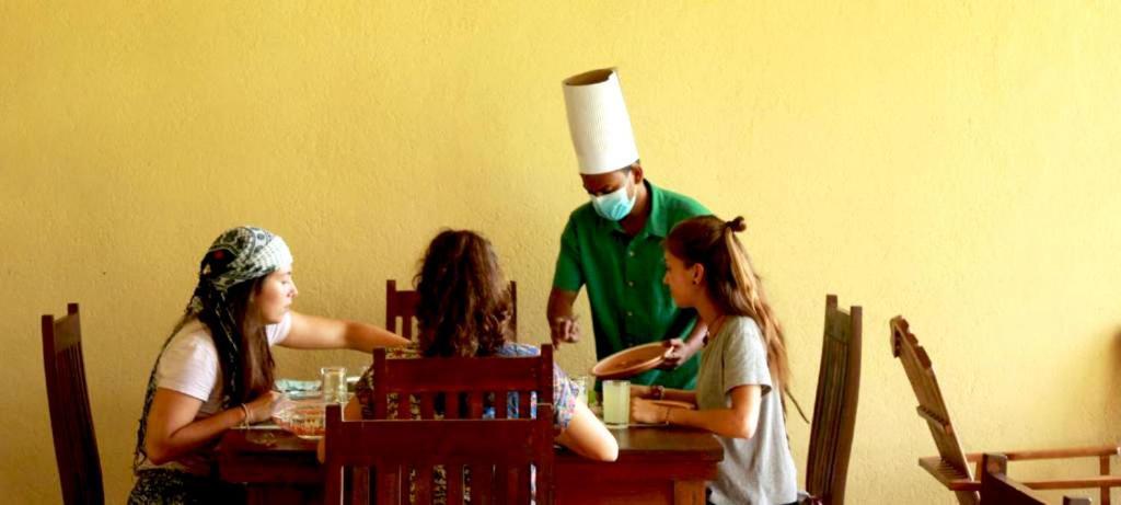 אנוראדפורה Athyantha Resort מראה חיצוני תמונה