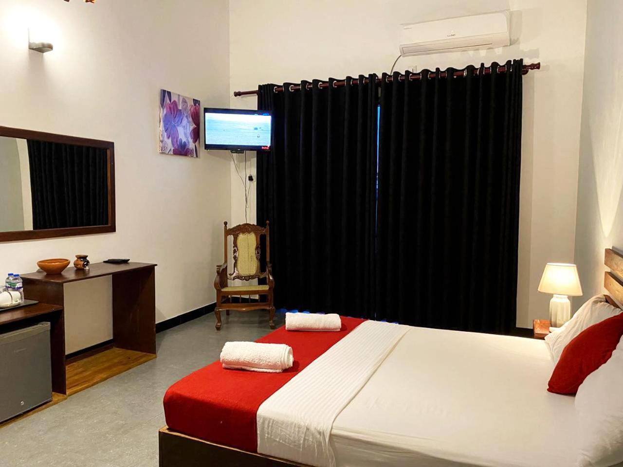 אנוראדפורה Athyantha Resort מראה חיצוני תמונה